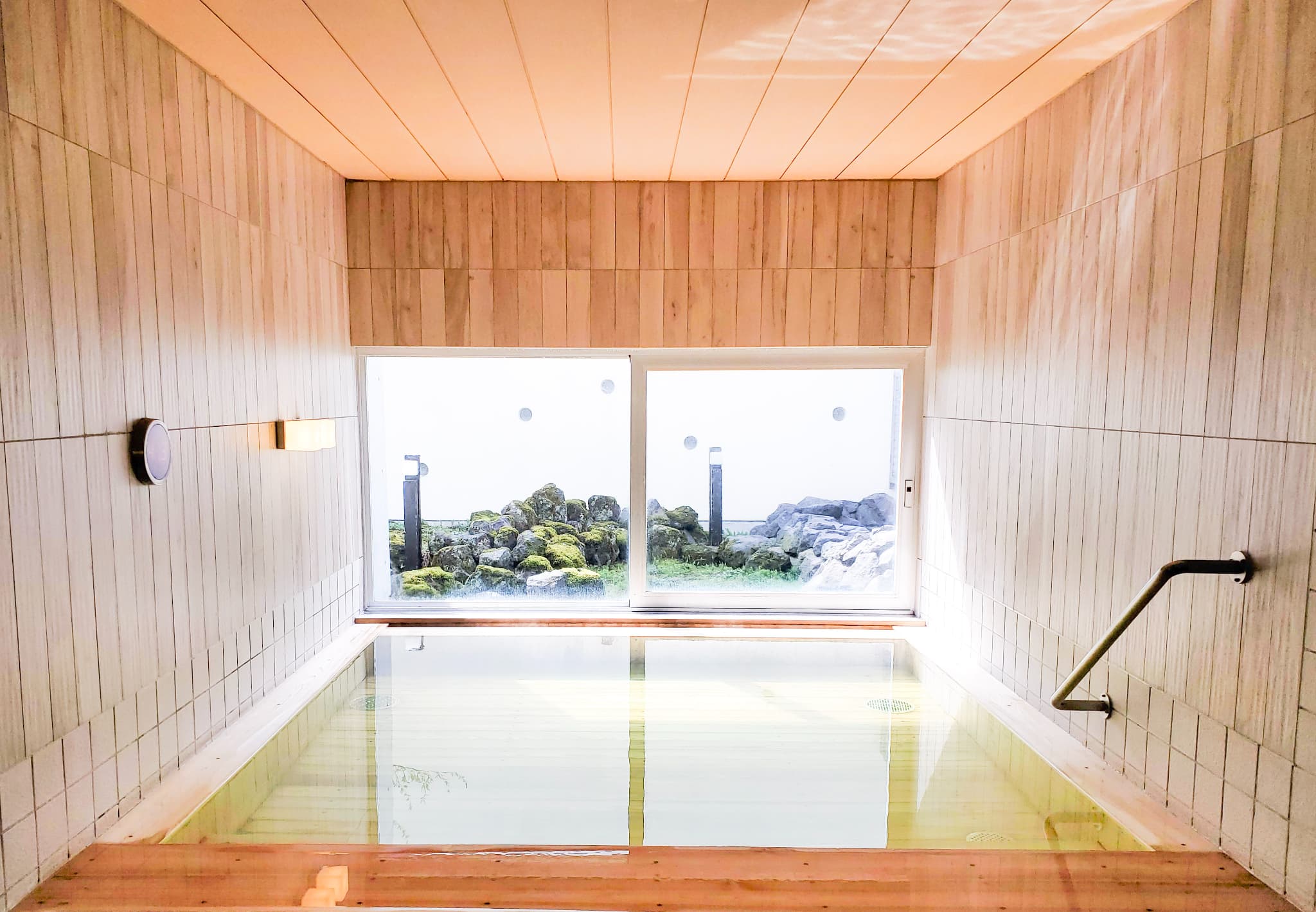 <p>Onsen and Massage<br />
–  The Perfect Synergy</p>
